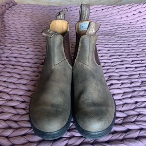 Blundstone #585 WOMEN'S CLASSICS
CHELSEA BOOTS - RUSTIC BROWN